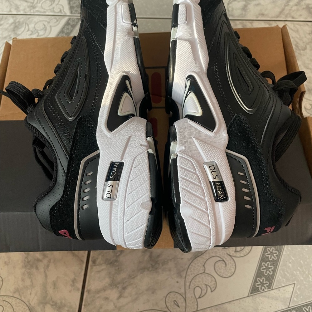 Fila Black and White    tenis  Shoes for Women Sneakers size 9 New